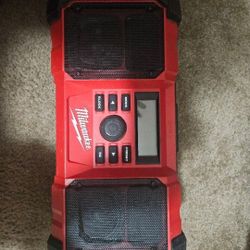 Milwaukee M18 Radio