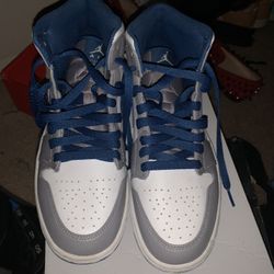 Jordan 1 Mids