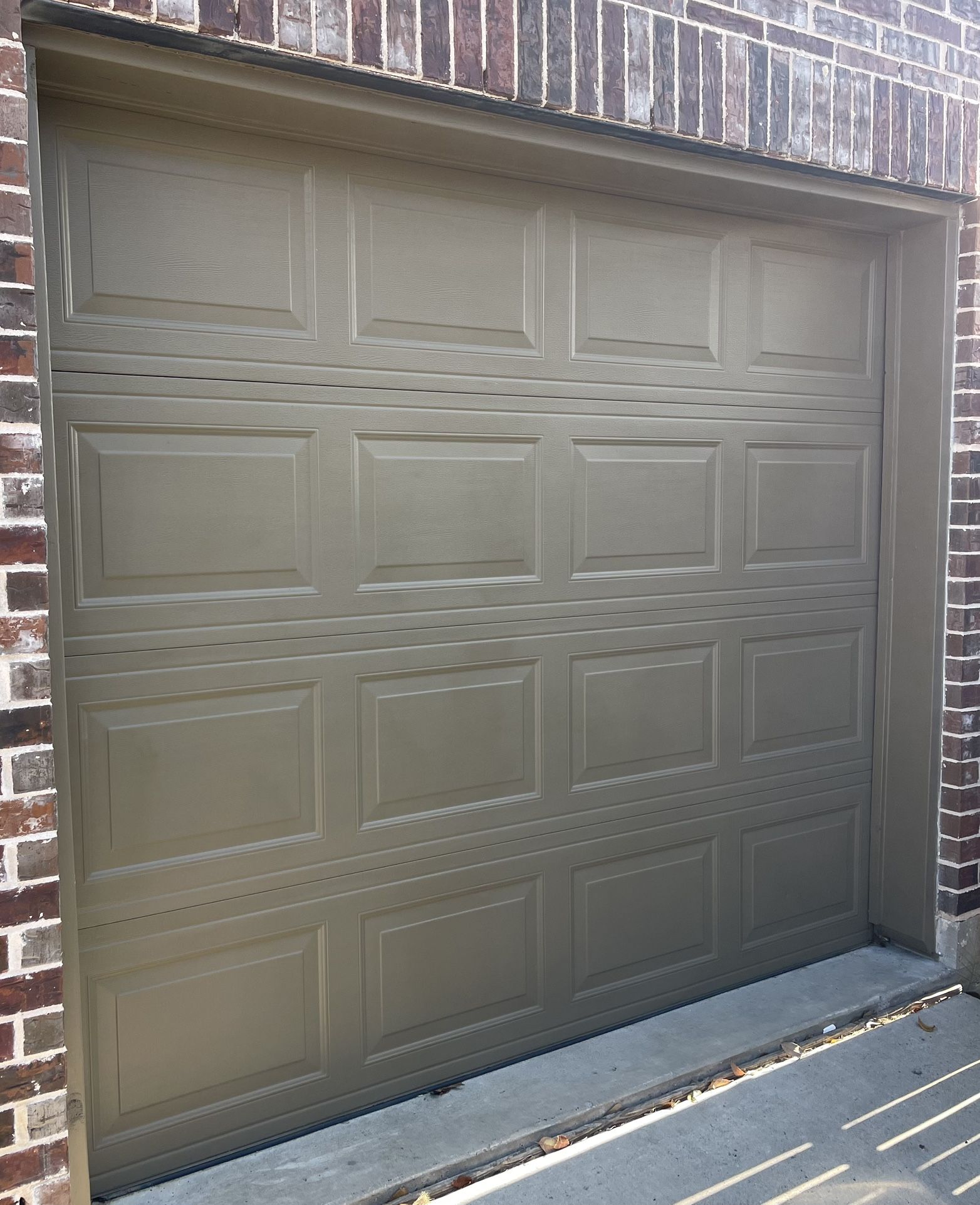 Garage door single car