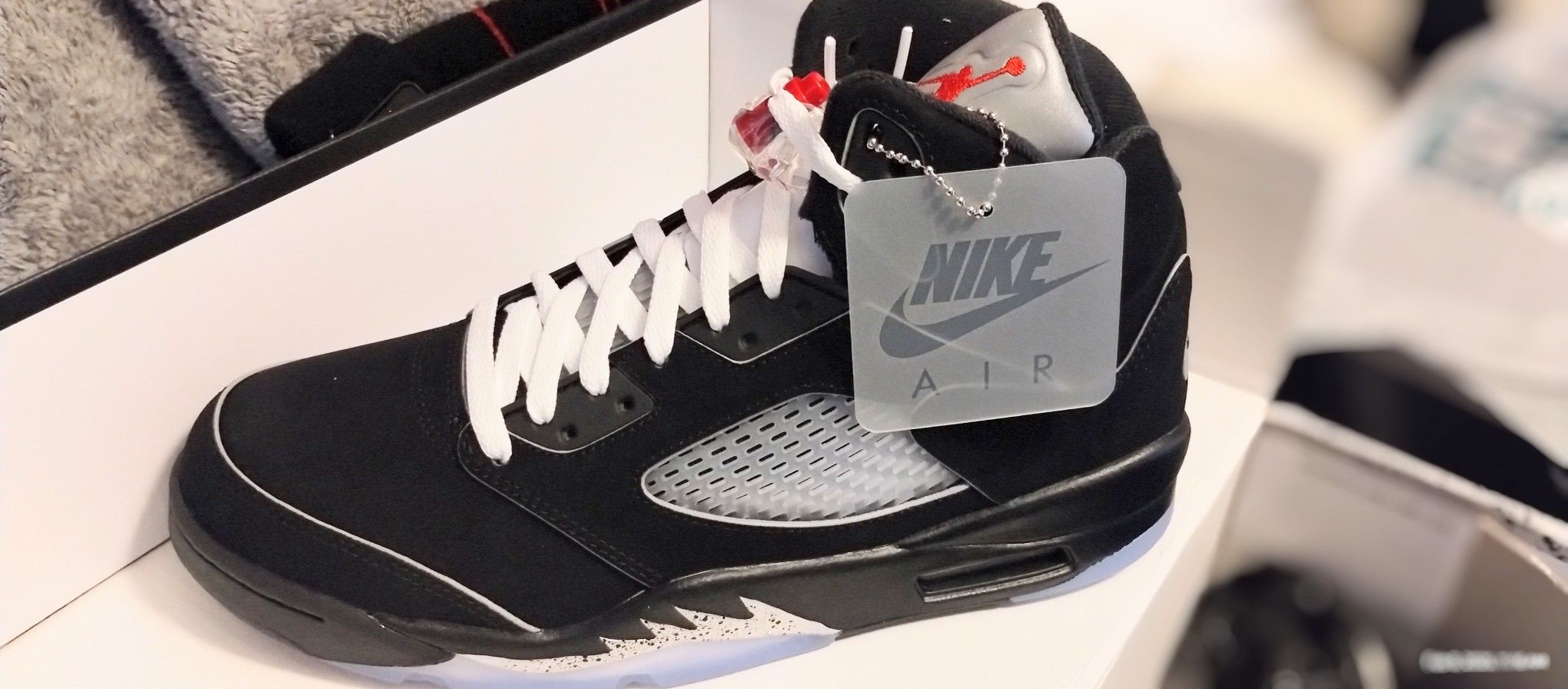 Jordan 5 Black Metallic (Brand New In Box With Receipt) 