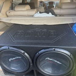 Complete Car Audio Everything Works Sounds Amazing !