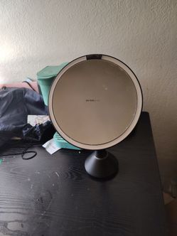 Simplehuman 8" Round Sensor Makeup Mirror