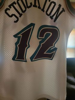 Basketball ball jersey