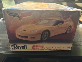 Revell 1/25 2006 Corvette Z06 Scale Model Kit (#85-2015)