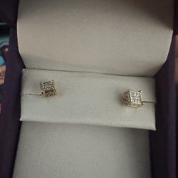 14k Gold Diamond Earrings (NEW)