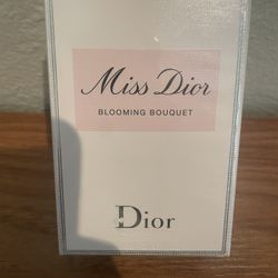 MISS DIOR FOR LOW PRICE-READ DESCRIPTION 