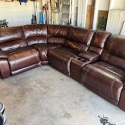 Sectional Sofa / Couch - Recliner - Brown Leather