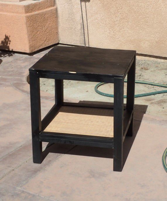 Black and Rattan End Table - Good DIY Project 
