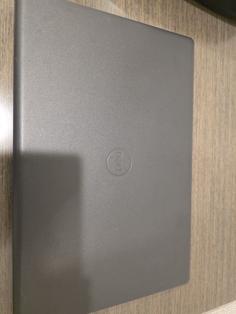 Dell Laptop - Excellent Condition
