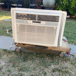 Ac Frigidaire Powerful Air Cold  Working Excellent Clean BTU 15100   Great Condition 