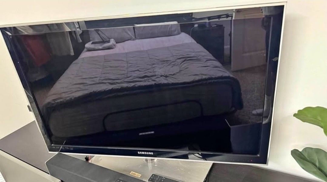 Samsung LED TV 40 INCHES