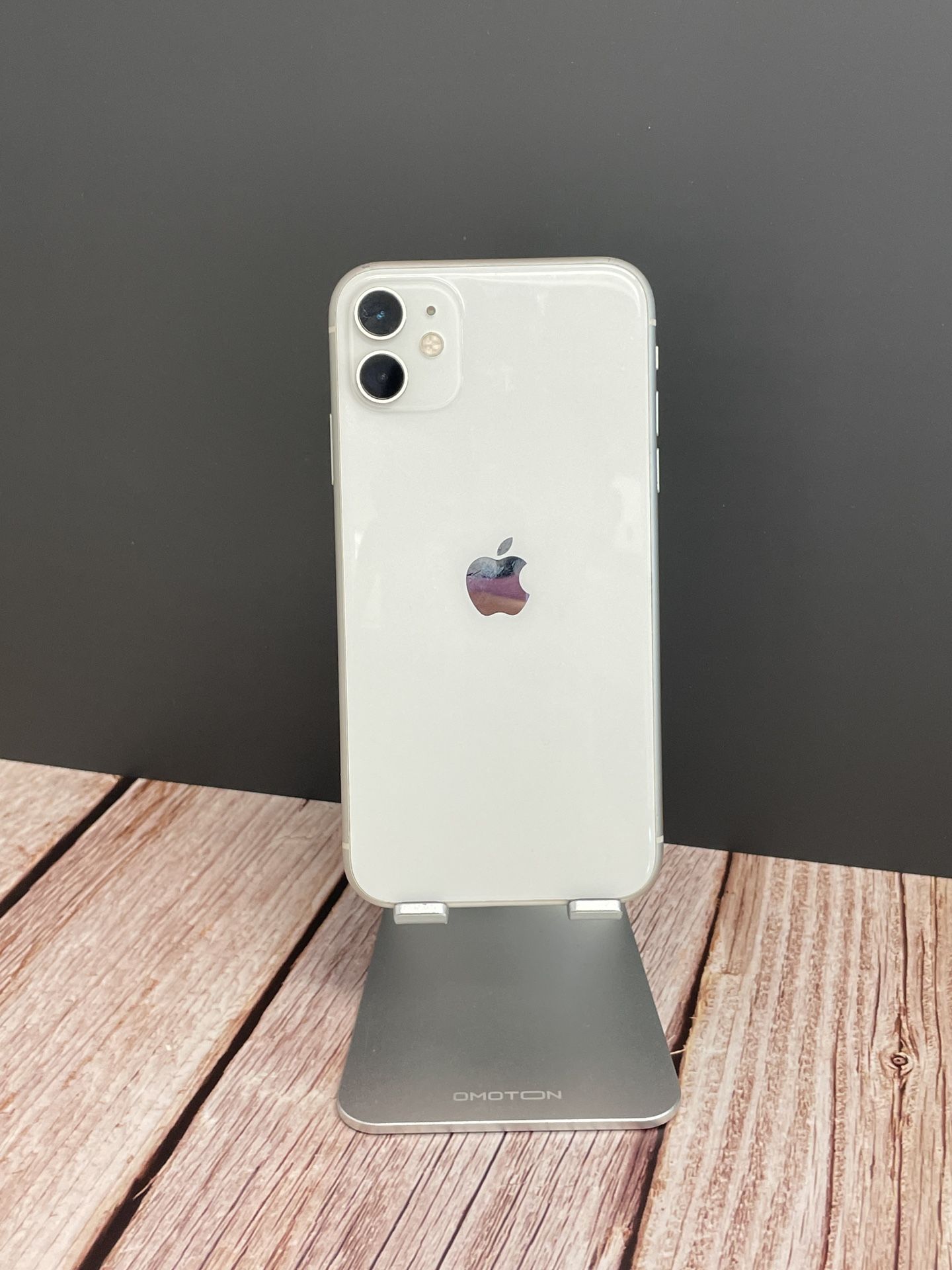 iPhone 11 - Unlocked - 128GB