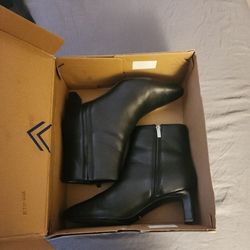 Womens Chanila Boot 10
