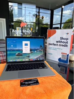 MacBook Air 13” M1 Chip 8GB RAM 512SSD! 90 Day warranty! We offer financing.
