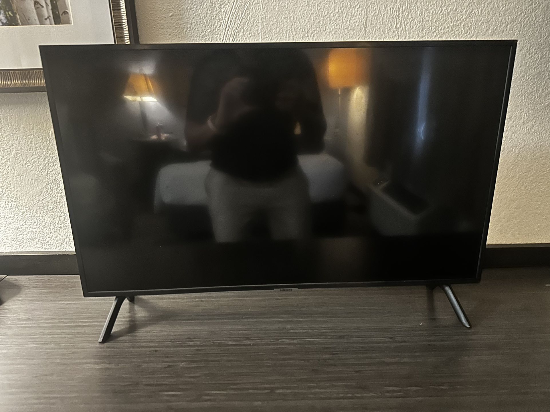Samsung 32in. QLED 4K Q60D TV (2024 Model)