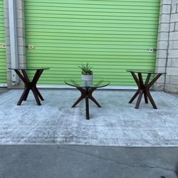 *Free Delivery* Rooms To Go Coffee Table Side Table Set