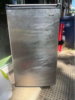 Mini fridge
