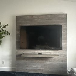 Entertainment center