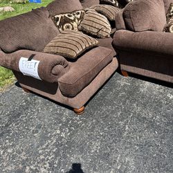 FREE SOFA SET (IF LISTED ITS AVAILABLE)