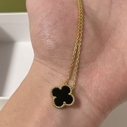 Van Cleef & ArpeIs Necklace Onyx Vintage Alhambra 18k Yellow Gold 