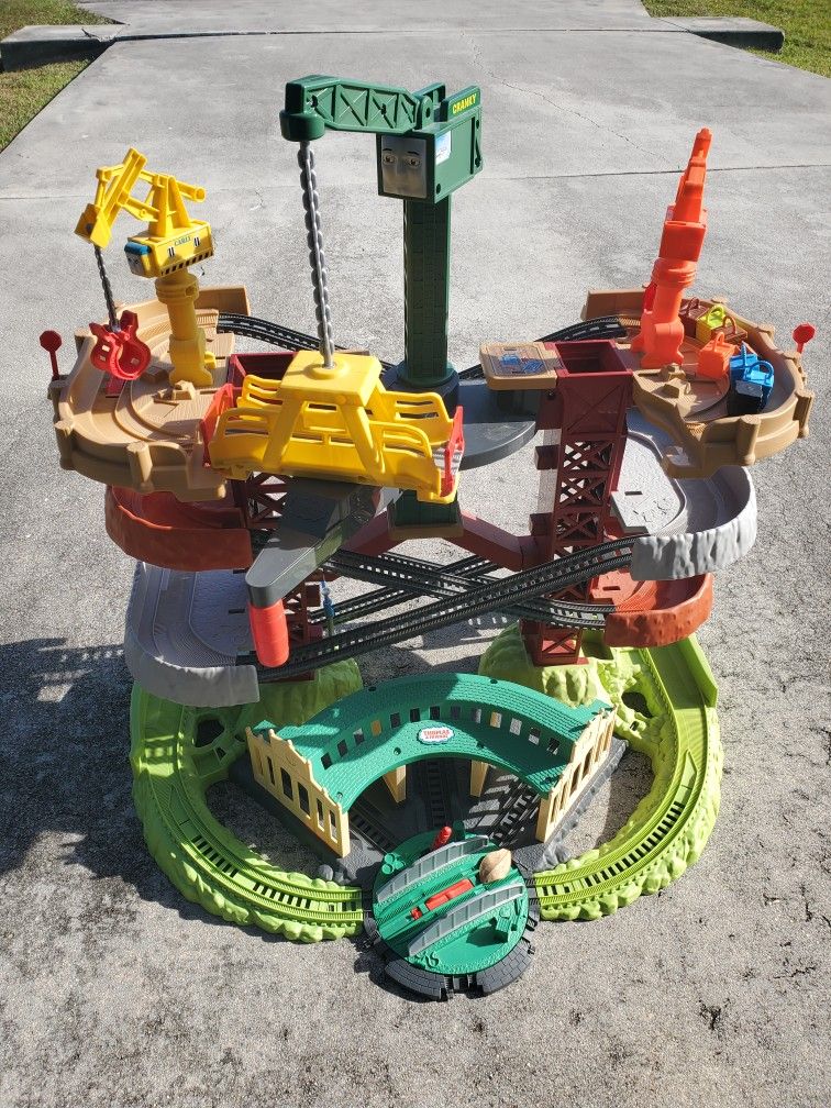 Large Track Toy With Crane