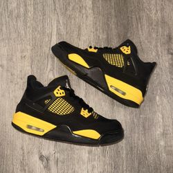 Jordan 4 Thunder Sz 6.5Y 