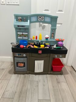 Step 2 play kitchen for toddlers