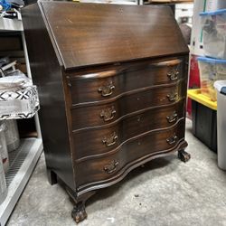 Secretariat Desk