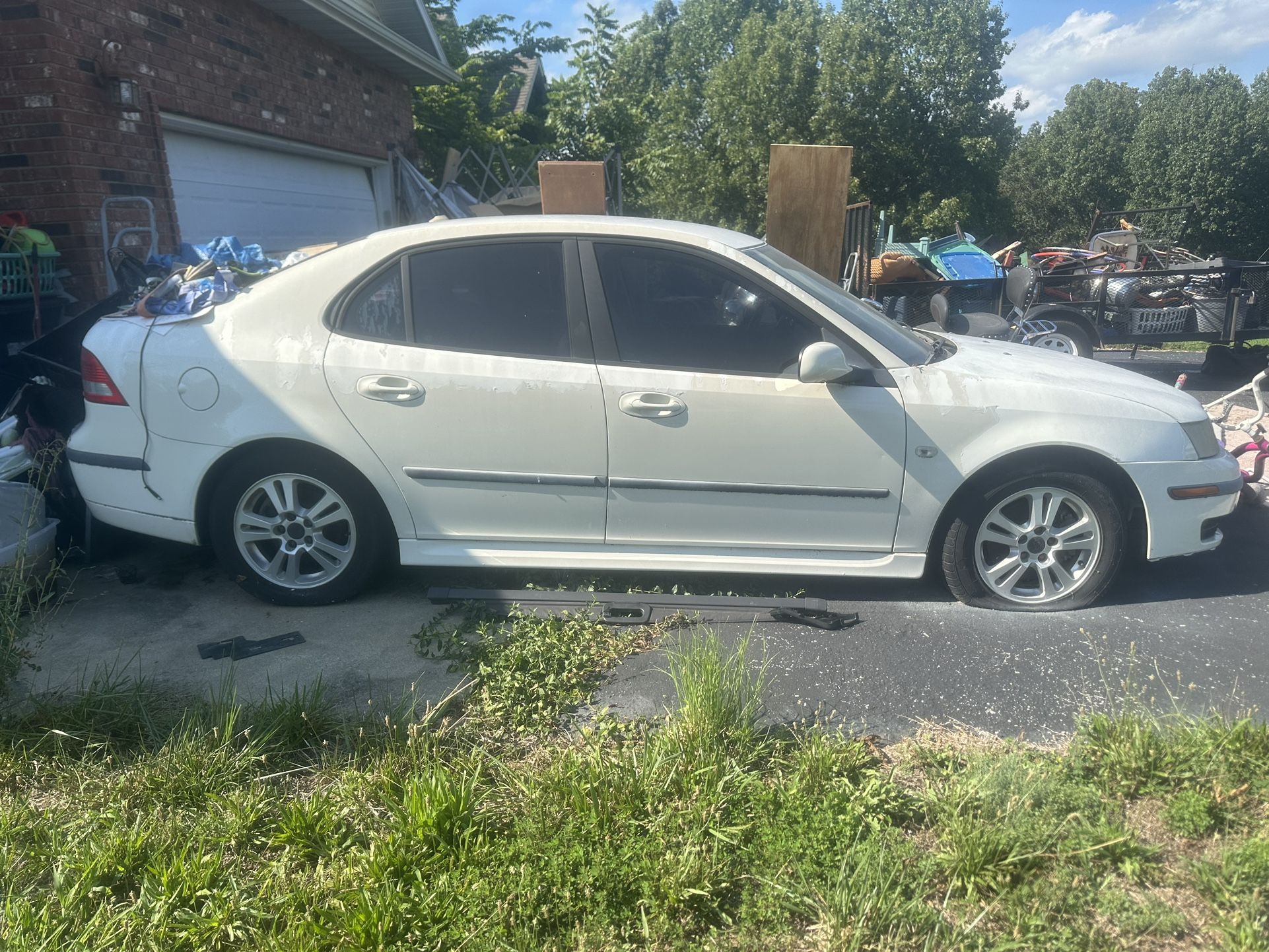 2006 Saab Does Not Run, Leather Interior Good Condition.
