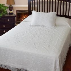 Vintage Bates Martha Washington Bedspread