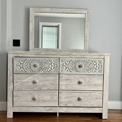 FREE!!! Dresser with Mirror 