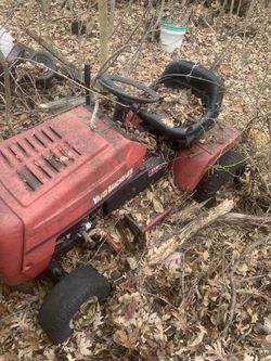 13HP Yard Machines Riding mower