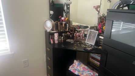 Cornered makeup vanity