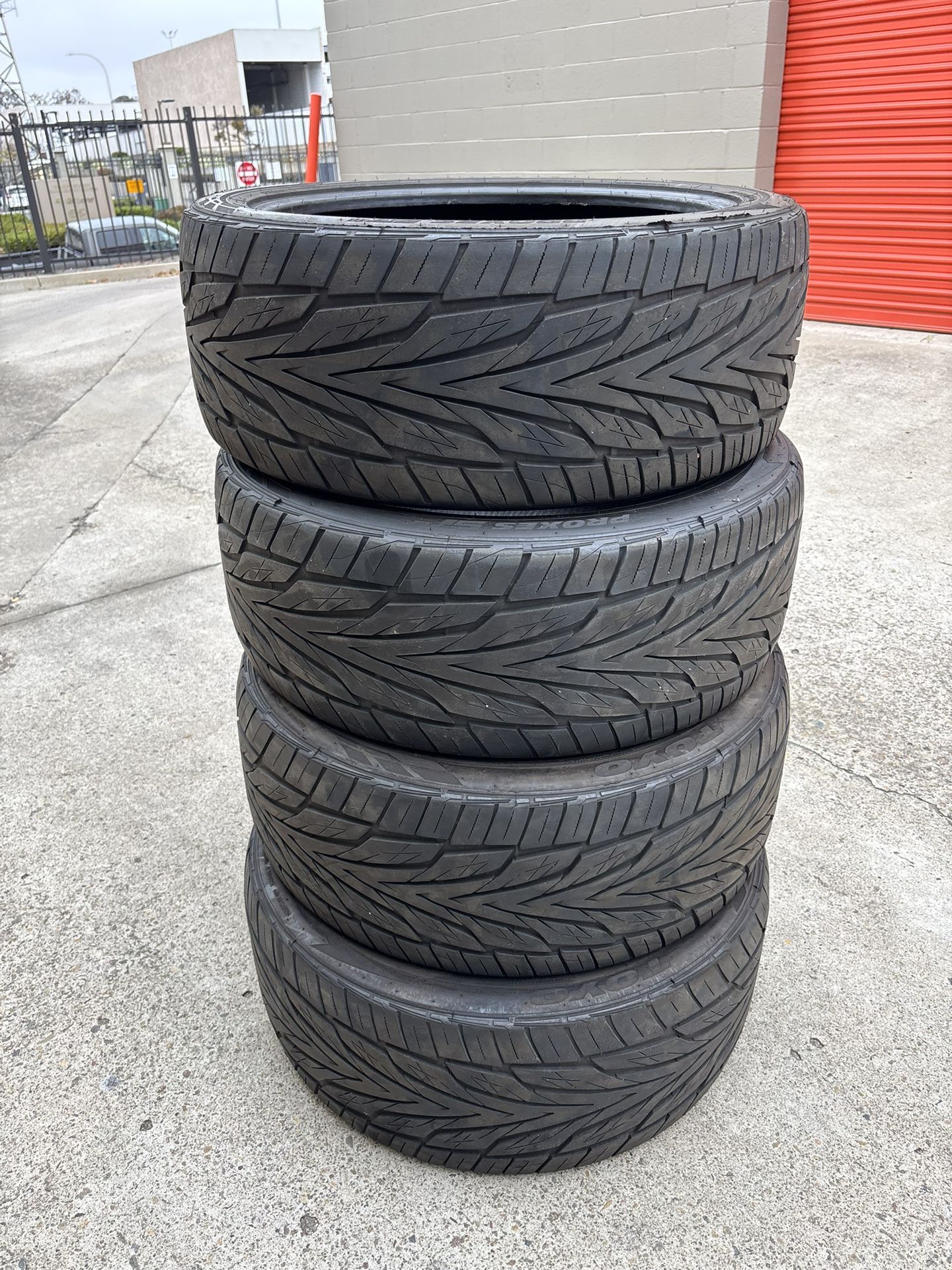 285/40/22 Toyo Proxes Tires ( 4 )