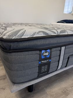 Sealy Queen Pillow Top