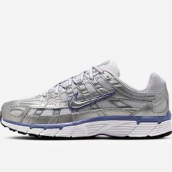 Brand New Woman’s Nike Shoes Size 8 