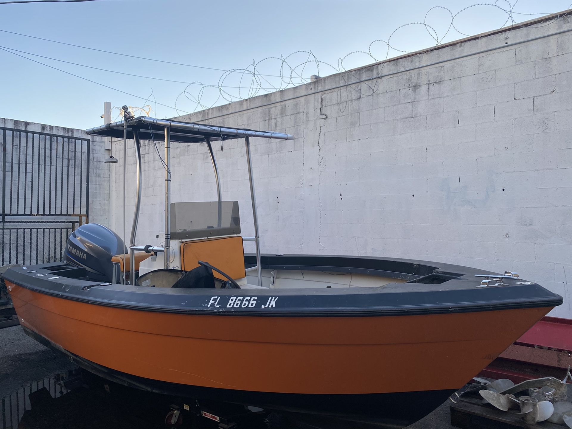 Boat 18 ft 1988 Yamaha outboard