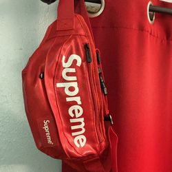 supreme bag/ fanny pack 