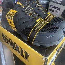 Mens Work Boots Size 10.5