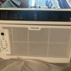 TOSHIBA WINDOW AC UNIT