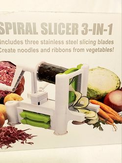NIB BJ'S Spiral Vegetable Fruit Cutter Slicer Spiralizer Veggie Pasta Shredder 3-in-1