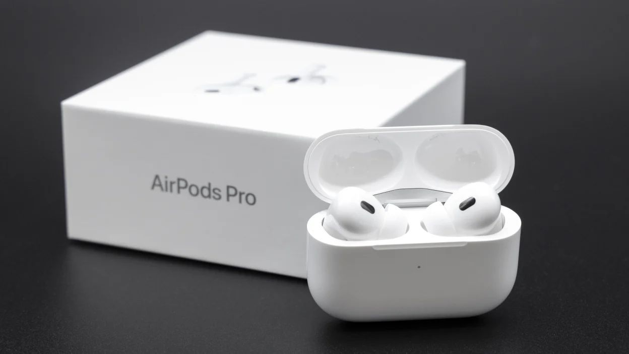 🔥 AirPods Pro 3 – Next-Gen Noise Cancelling!