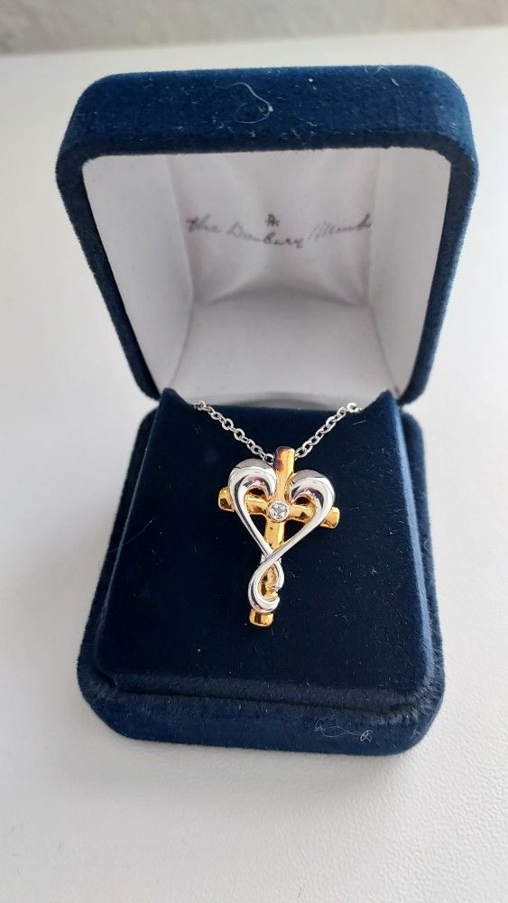 The Danbury Mint Gold Tone Cross Silver Heart Pendant Necklace 18" Religious