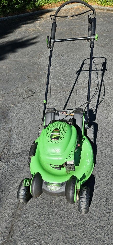 LawnBoy 6.5HP Sens-a-Speed Self Propelled Mower