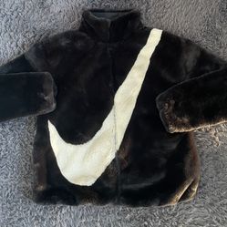Nike Womens Oversized Swoosh Logo Jacket Black/Fossil | Women XS