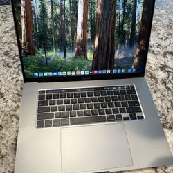2019 MacBook Pro - 2.6GHz - I7 - 16GB - 500GB SSD - 16” Retina Display