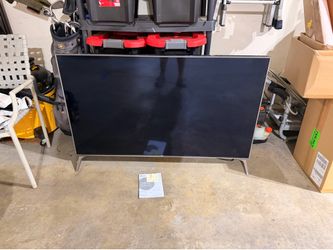 55” LG  4K UHD SMART TV