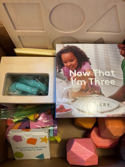 Lovevery: the free spirit kit 34-36mo