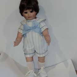 Vintage 1990 Susan Wakeen Limited Edition doll Jason 21".  Signed - 
please see photos.  Pre-owned, very good shape. 