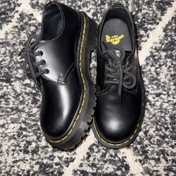 Dr. Martens Leather Oxford Shoes Size 5